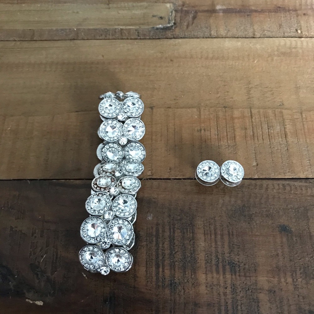 Sparkly Bracelet & Earring Set!